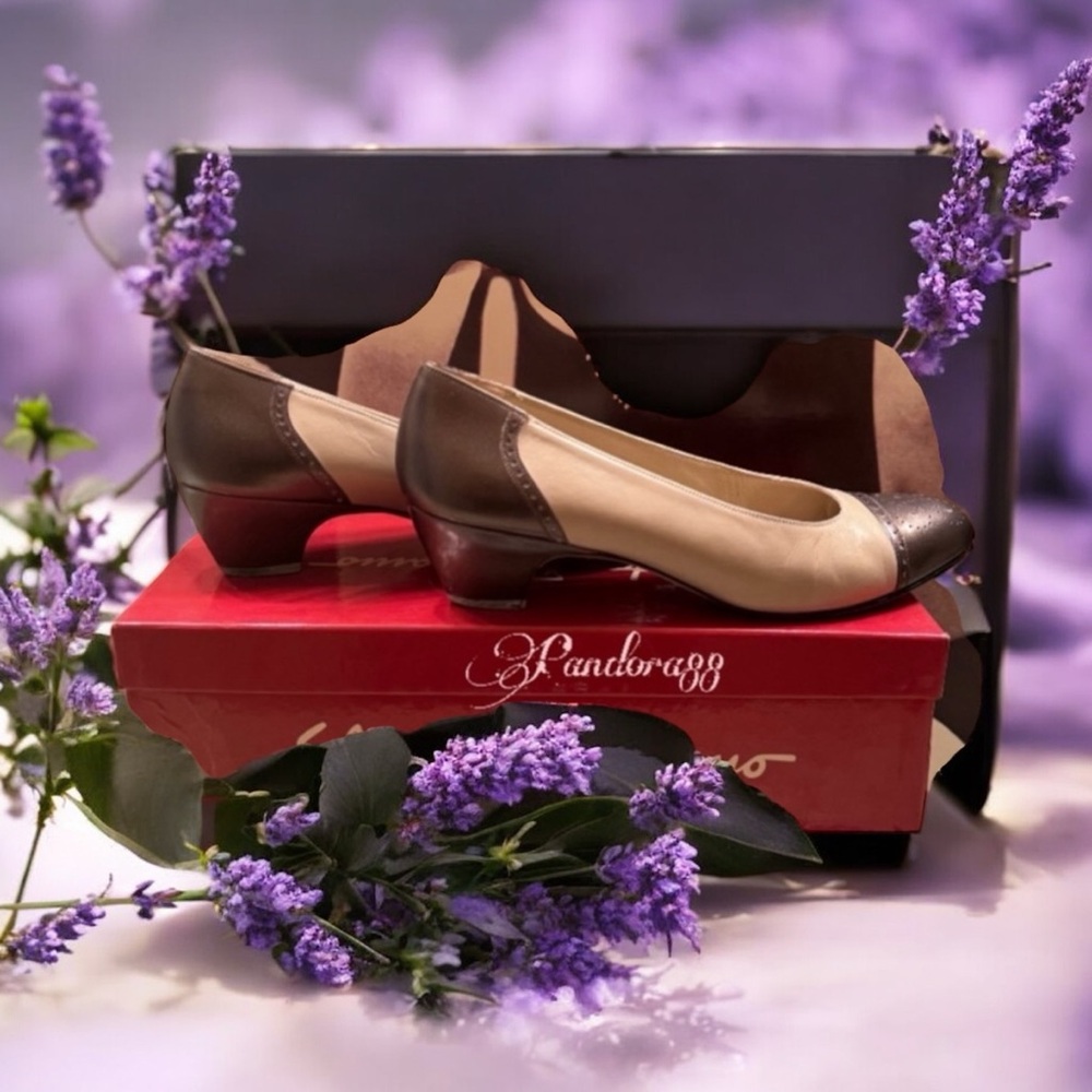 Authentic Salvatore Ferragamo Favola pumps